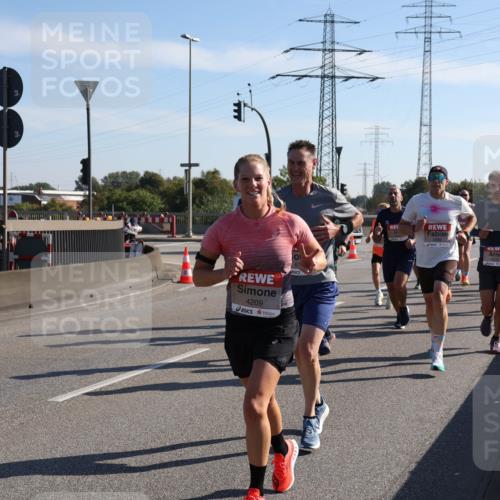 03.10.2025 - Köhlbrandbrückenlauf Julia Fischer http://msf.ph/oto/8999277 03.10.2025 12:11:51 Position 3 4209 meine-sportfotos.de
