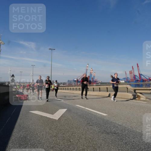 03.10.2025 - Köhlbrandbrückenlauf Matties Gatica Varas http://msf.ph/oto/8999280 03.10.2025 12:52:05 Position 2  meine-sportfotos.de