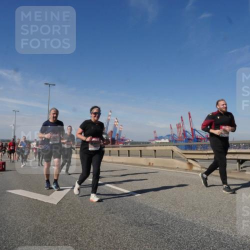 03.10.2025 - Köhlbrandbrückenlauf Matties Gatica Varas http://msf.ph/oto/8999310 03.10.2025 12:52:08 Position 2  meine-sportfotos.de