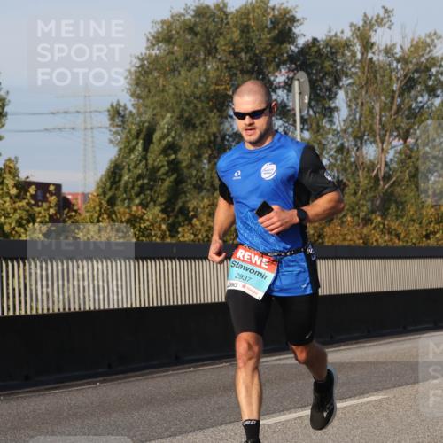 03.10.2025 - Köhlbrandbrückenlauf Luisa Fischer http://msf.ph/oto/8999313 03.10.2025 10:40:56 Position 3 2937 meine-sportfotos.de