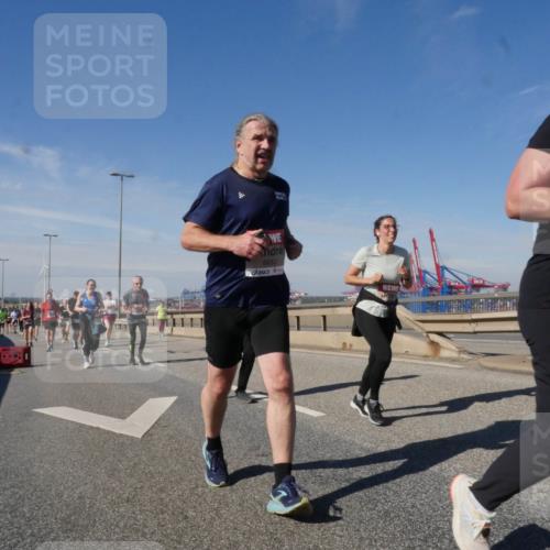 03.10.2025 - Köhlbrandbrückenlauf Matties Gatica Varas http://msf.ph/oto/8999327 03.10.2025 12:52:09 Position 2 6653 meine-sportfotos.de
