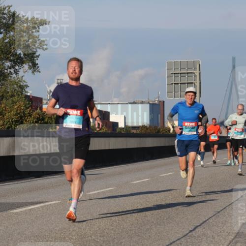 03.10.2025 - Köhlbrandbrückenlauf Luisa Fischer http://msf.ph/oto/8999329 03.10.2025 10:40:58 Position 3  meine-sportfotos.de