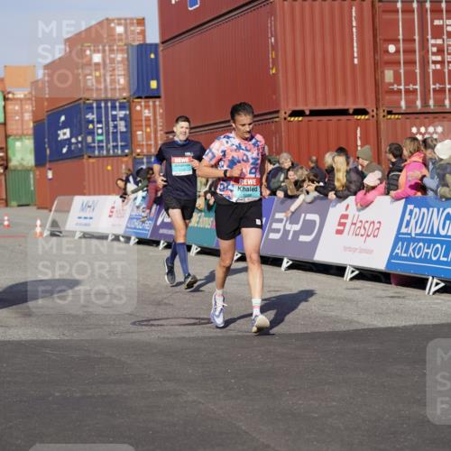 03.10.2025 - Köhlbrandbrückenlauf Michael Burmester http://msf.ph/oto/8999344 03.10.2025 10:03:50 Ziel 1039, 1216, 1309, 3138, 3236, 3462, 3465, 3821 meine-sportfotos.de