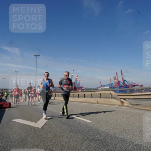 03.10.2025 - Köhlbrandbrückenlauf Matties Gatica Varas http://msf.ph/oto/8999346 03.10.2025 12:52:11 Position 2  meine-sportfotos.de