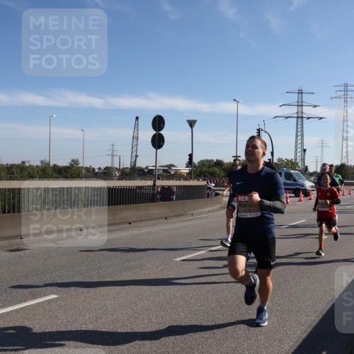 03.10.2025 - Köhlbrandbrückenlauf Julia Fischer http://msf.ph/oto/8999353 03.10.2025 12:12:05 Position 3 4170 meine-sportfotos.de