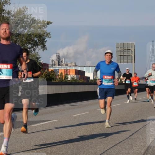 03.10.2025 - Köhlbrandbrückenlauf Luisa Fischer http://msf.ph/oto/8999354 03.10.2025 10:40:59 Position 3  meine-sportfotos.de