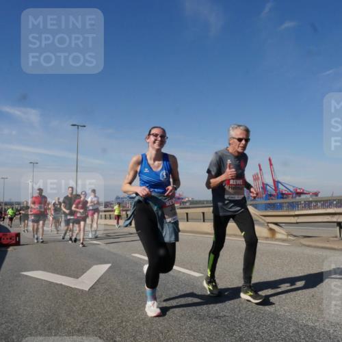 03.10.2025 - Köhlbrandbrückenlauf Matties Gatica Varas http://msf.ph/oto/8999355 03.10.2025 12:52:12 Position 2 118 meine-sportfotos.de
