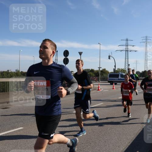03.10.2025 - Köhlbrandbrückenlauf Julia Fischer http://msf.ph/oto/8999359 03.10.2025 12:12:05 Position 3 4170 meine-sportfotos.de