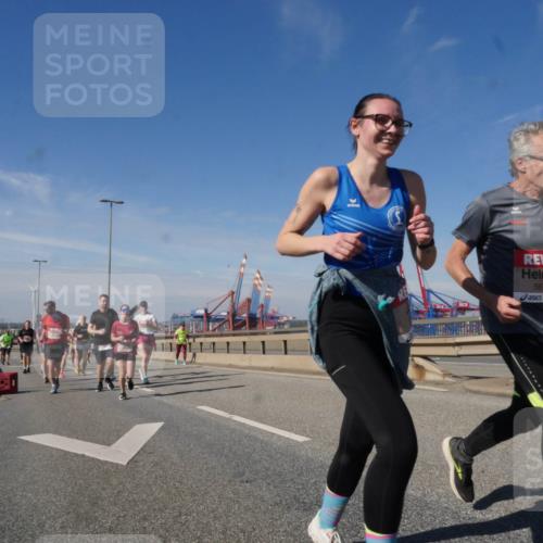 03.10.2025 - Köhlbrandbrückenlauf Matties Gatica Varas http://msf.ph/oto/8999361 03.10.2025 12:52:12 Position 2 5672 meine-sportfotos.de
