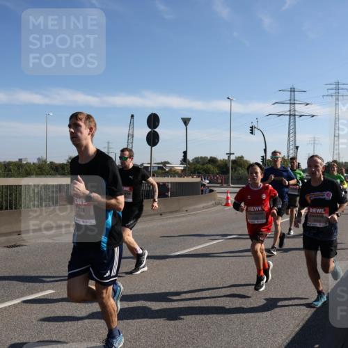 03.10.2025 - Köhlbrandbrückenlauf Julia Fischer http://msf.ph/oto/8999363 03.10.2025 12:12:06 Position 3 6307, 4150, 6015 meine-sportfotos.de