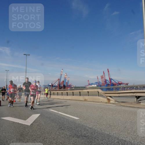 03.10.2025 - Köhlbrandbrückenlauf Matties Gatica Varas http://msf.ph/oto/8999368 03.10.2025 12:52:13 Position 2  meine-sportfotos.de