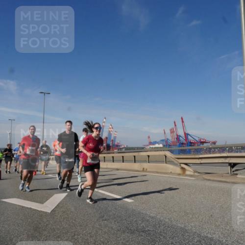 03.10.2025 - Köhlbrandbrückenlauf Matties Gatica Varas http://msf.ph/oto/8999381 03.10.2025 12:52:14 Position 2  meine-sportfotos.de