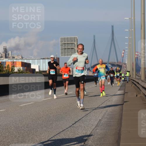 03.10.2025 - Köhlbrandbrückenlauf Luisa Fischer http://msf.ph/oto/8999388 03.10.2025 10:41:02 Position 3  meine-sportfotos.de