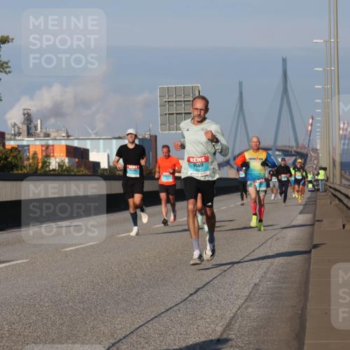 03.10.2025 - Köhlbrandbrückenlauf Luisa Fischer http://msf.ph/oto/8999391 03.10.2025 10:41:02 Position 3  meine-sportfotos.de