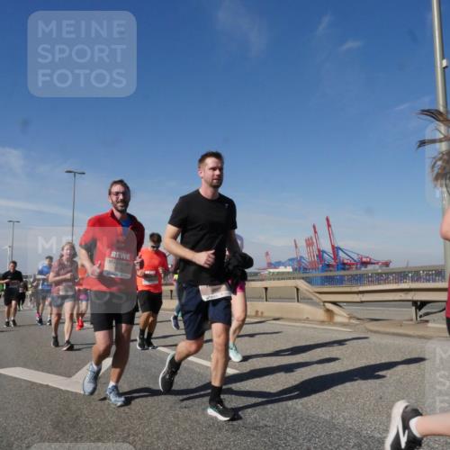 03.10.2025 - Köhlbrandbrückenlauf Matties Gatica Varas http://msf.ph/oto/8999395 03.10.2025 12:52:16 Position 2 4987 meine-sportfotos.de