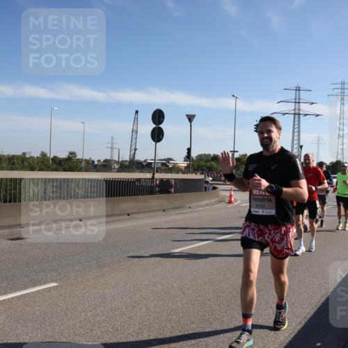 03.10.2025 - Köhlbrandbrückenlauf Julia Fischer http://msf.ph/oto/8999397 03.10.2025 12:12:14 Position 3  meine-sportfotos.de
