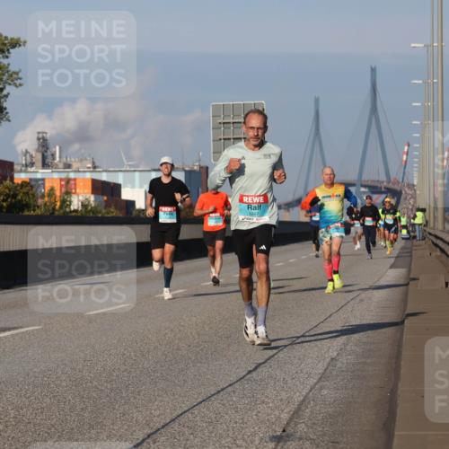 03.10.2025 - Köhlbrandbrückenlauf Luisa Fischer http://msf.ph/oto/8999398 03.10.2025 10:41:03 Position 3  meine-sportfotos.de