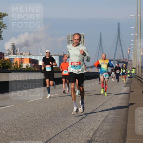 03.10.2025 - Köhlbrandbrückenlauf Luisa Fischer http://msf.ph/oto/8999402 03.10.2025 10:41:03 Position 3 3267 meine-sportfotos.de
