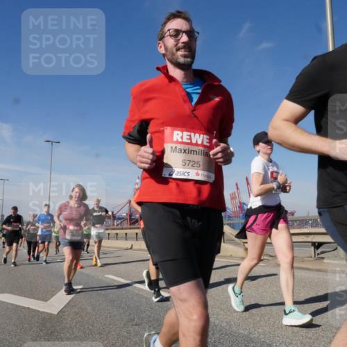 03.10.2025 - Köhlbrandbrückenlauf Matties Gatica Varas http://msf.ph/oto/8999406 03.10.2025 12:52:17 Position 2 5725 meine-sportfotos.de