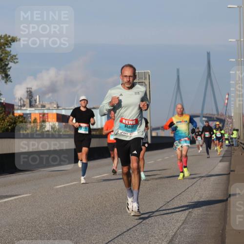 03.10.2025 - Köhlbrandbrückenlauf Luisa Fischer http://msf.ph/oto/8999407 03.10.2025 10:41:03 Position 3 3267 meine-sportfotos.de