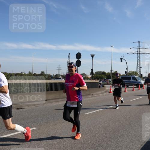 03.10.2025 - Köhlbrandbrückenlauf Julia Fischer http://msf.ph/oto/8999408 03.10.2025 12:12:18 Position 3  meine-sportfotos.de