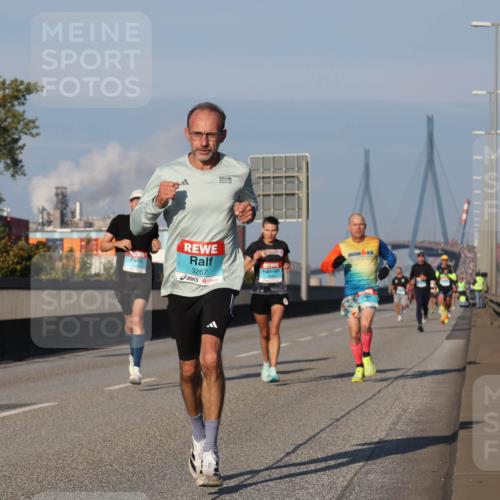03.10.2025 - Köhlbrandbrückenlauf Luisa Fischer http://msf.ph/oto/8999417 03.10.2025 10:41:04 Position 3 3267 meine-sportfotos.de