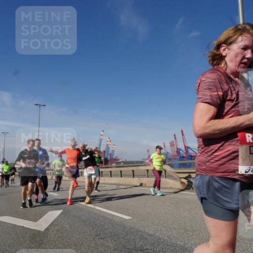 03.10.2025 - Köhlbrandbrückenlauf Matties Gatica Varas http://msf.ph/oto/8999431 03.10.2025 12:52:19 Position 2 5167 meine-sportfotos.de