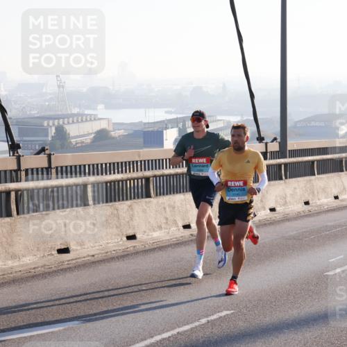 03.10.2025 - Köhlbrandbrückenlauf Julia Fischer http://msf.ph/oto/8999449 03.10.2025 09:16:04 Position 1 1008, 3590 meine-sportfotos.de