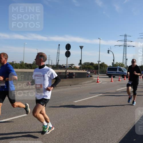 03.10.2025 - Köhlbrandbrückenlauf Julia Fischer http://msf.ph/oto/8999460 03.10.2025 12:12:31 Position 3 5, 2, 4084 meine-sportfotos.de