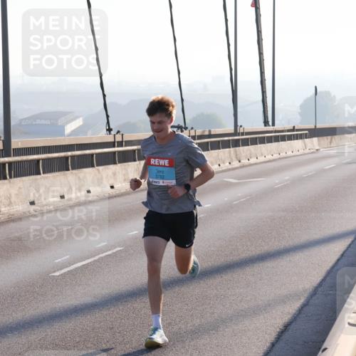 03.10.2025 - Köhlbrandbrückenlauf Julia Fischer http://msf.ph/oto/8999464 03.10.2025 09:16:09 Position 1 3782 meine-sportfotos.de