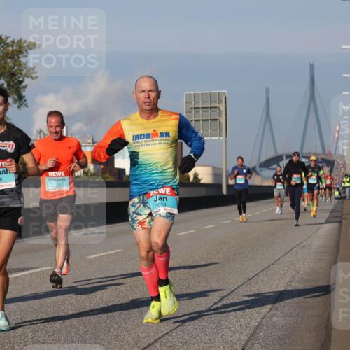 03.10.2025 - Köhlbrandbrückenlauf Luisa Fischer http://msf.ph/oto/8999468 03.10.2025 10:41:07 Position 3 2, 112, 262, 3008, 1012, 3610 meine-sportfotos.de