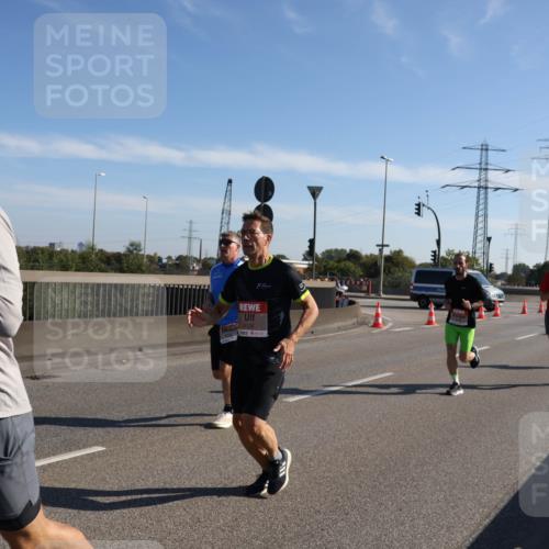 03.10.2025 - Köhlbrandbrückenlauf Julia Fischer http://msf.ph/oto/8999477 03.10.2025 12:12:35 Position 3 6741, 4126 meine-sportfotos.de