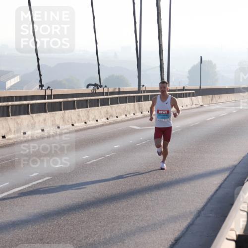 03.10.2025 - Köhlbrandbrückenlauf Julia Fischer http://msf.ph/oto/8999479 03.10.2025 09:16:27 Position 1  meine-sportfotos.de