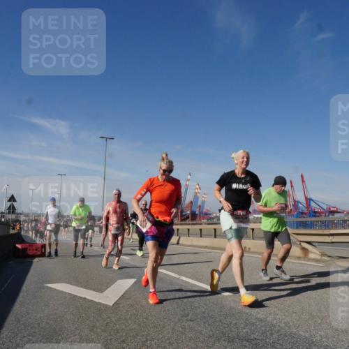 03.10.2025 - Köhlbrandbrückenlauf Matties Gatica Varas http://msf.ph/oto/8999481 03.10.2025 12:52:22 Position 2  meine-sportfotos.de