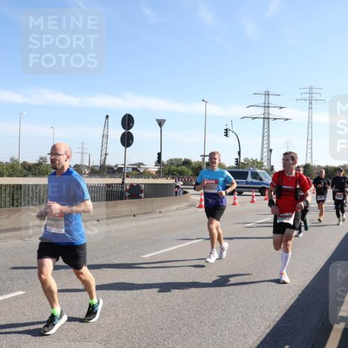 03.10.2025 - Köhlbrandbrückenlauf Julia Fischer http://msf.ph/oto/8999484 03.10.2025 12:12:46 Position 3 4187 meine-sportfotos.de