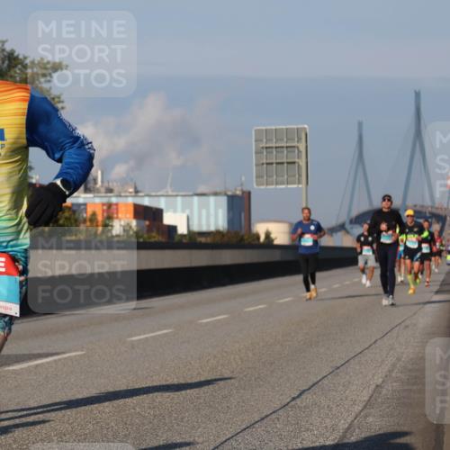 03.10.2025 - Köhlbrandbrückenlauf Luisa Fischer http://msf.ph/oto/8999486 03.10.2025 10:41:09 Position 3 2, 4, 112, 26, 2, 1012, 3610 meine-sportfotos.de