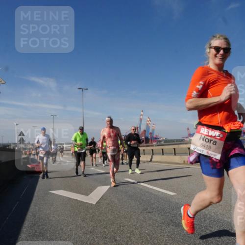 03.10.2025 - Köhlbrandbrückenlauf Matties Gatica Varas http://msf.ph/oto/8999491 03.10.2025 12:52:23 Position 2 6413 meine-sportfotos.de