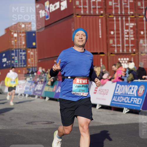 03.10.2025 - Köhlbrandbrückenlauf Michael Burmester http://msf.ph/oto/8999502 03.10.2025 10:04:04 Ziel 1056, 1141, 1533, 1543, 1702, 2732, 2791, 2798, 3766, 3830 meine-sportfotos.de