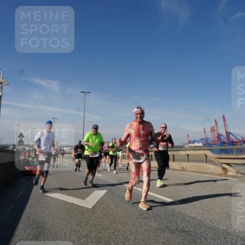 03.10.2025 - Köhlbrandbrückenlauf Matties Gatica Varas http://msf.ph/oto/8999510 03.10.2025 12:52:24 Position 2  meine-sportfotos.de