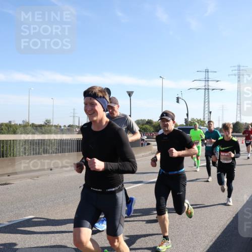 03.10.2025 - Köhlbrandbrückenlauf Julia Fischer http://msf.ph/oto/8999512 03.10.2025 12:12:52 Position 3  meine-sportfotos.de