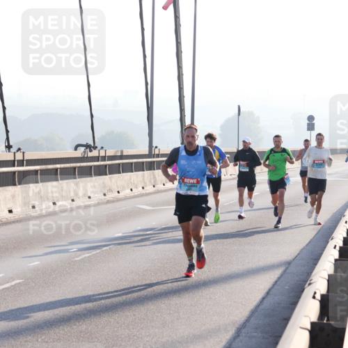 03.10.2025 - Köhlbrandbrückenlauf Julia Fischer http://msf.ph/oto/8999516 03.10.2025 09:17:28 Position 1  meine-sportfotos.de