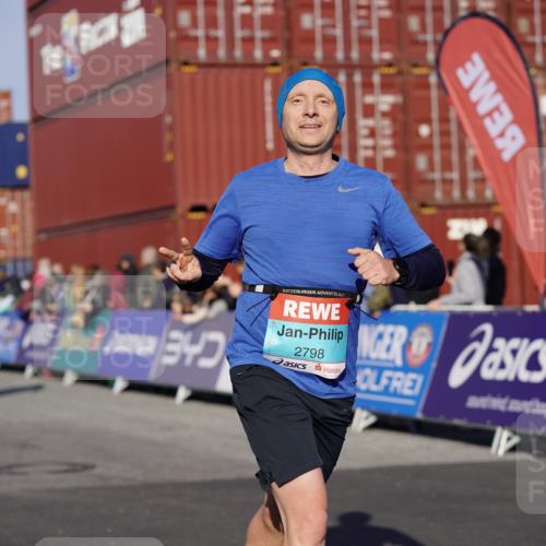 03.10.2025 - Köhlbrandbrückenlauf Michael Burmester http://msf.ph/oto/8999526 03.10.2025 10:04:04 Ziel 1056, 1141, 1533, 1543, 1702, 2732, 2791, 2798, 3766, 3830 meine-sportfotos.de