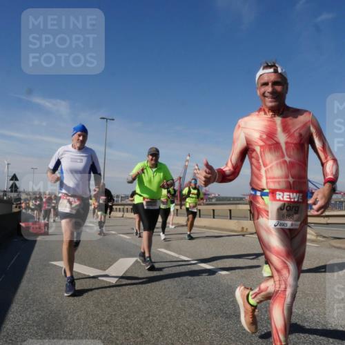 03.10.2025 - Köhlbrandbrückenlauf Matties Gatica Varas http://msf.ph/oto/8999528 03.10.2025 12:52:25 Position 2 6188, 118 meine-sportfotos.de