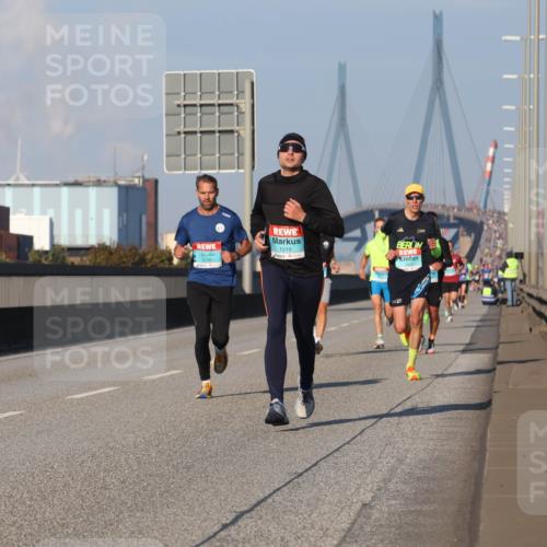 03.10.2025 - Köhlbrandbrückenlauf Luisa Fischer http://msf.ph/oto/8999529 03.10.2025 10:41:12 Position 3 3756, 1019, 123 meine-sportfotos.de