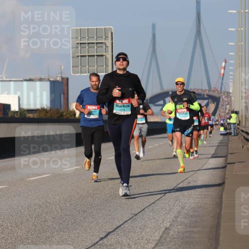 03.10.2025 - Köhlbrandbrückenlauf Luisa Fischer http://msf.ph/oto/8999532 03.10.2025 10:41:12 Position 3 1019 meine-sportfotos.de