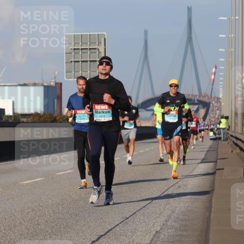 03.10.2025 - Köhlbrandbrückenlauf Luisa Fischer http://msf.ph/oto/8999538 03.10.2025 10:41:13 Position 3 3756, 1019, 24 meine-sportfotos.de