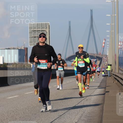 03.10.2025 - Köhlbrandbrückenlauf Luisa Fischer http://msf.ph/oto/8999542 03.10.2025 10:41:13 Position 3 1019, 106, 2 meine-sportfotos.de