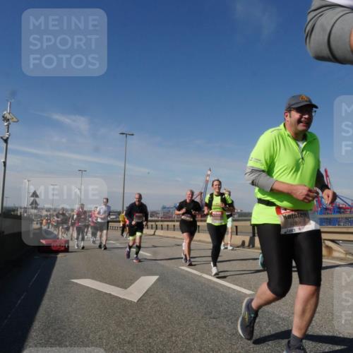 03.10.2025 - Köhlbrandbrückenlauf Matties Gatica Varas http://msf.ph/oto/8999544 03.10.2025 12:52:27 Position 2 6209 meine-sportfotos.de
