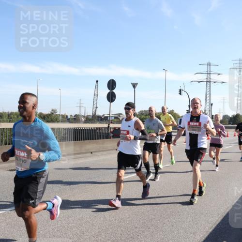 03.10.2025 - Köhlbrandbrückenlauf Julia Fischer http://msf.ph/oto/8999545 03.10.2025 12:12:57 Position 3 5718, 4304 meine-sportfotos.de