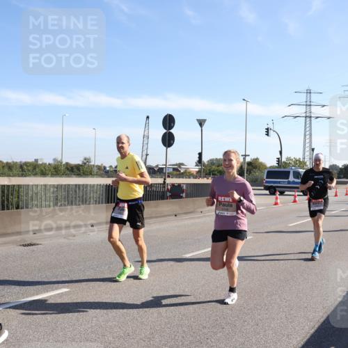 03.10.2025 - Köhlbrandbrückenlauf Julia Fischer http://msf.ph/oto/8999552 03.10.2025 12:12:59 Position 3 4148 meine-sportfotos.de